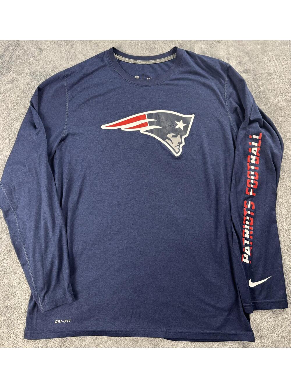 Nike Dri-Fit New England Patriots Navy Blue NFL Team Long Sleeve Shirt Size L